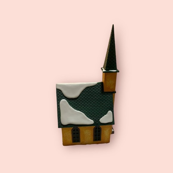 Department 56 Merry Makers Merry Mountain‎ Chapel - Picture 7 of 9